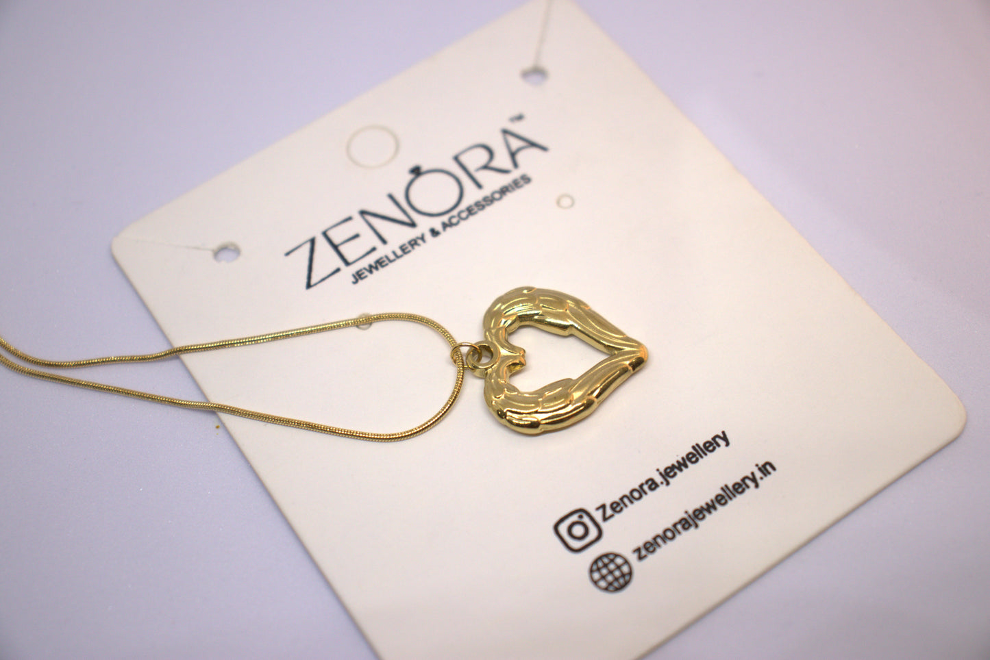 Minimal heart shape pendent