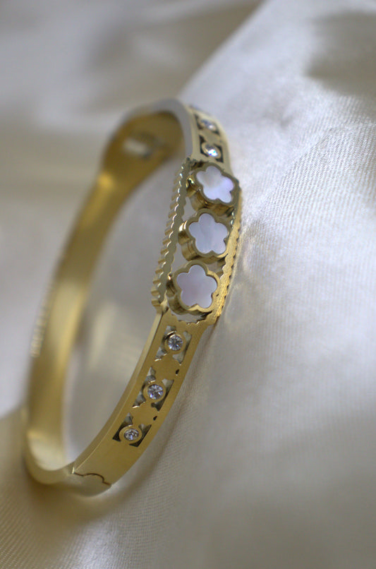 Three Clover Gold Bracelet