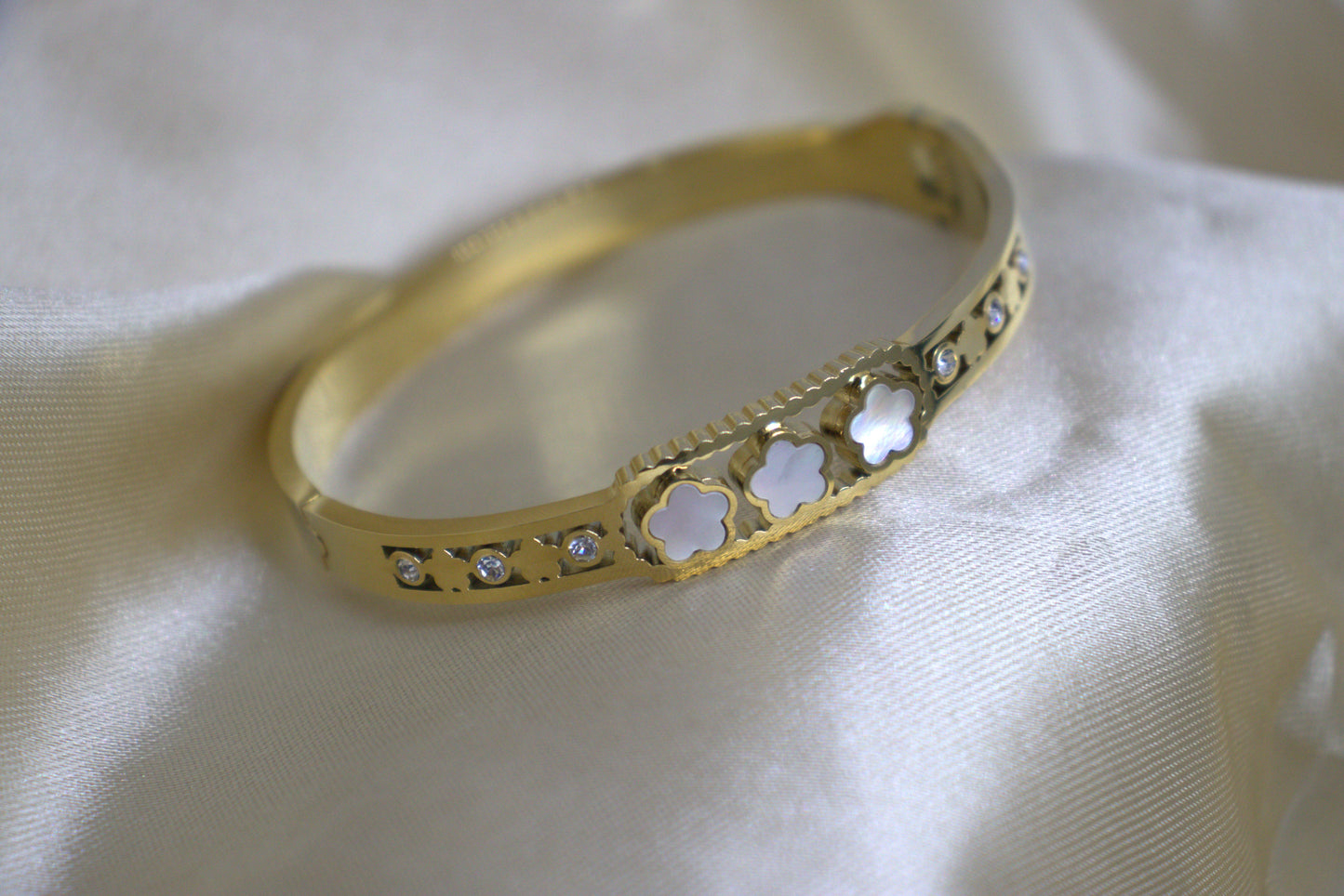 Three Clover Gold Bracelet