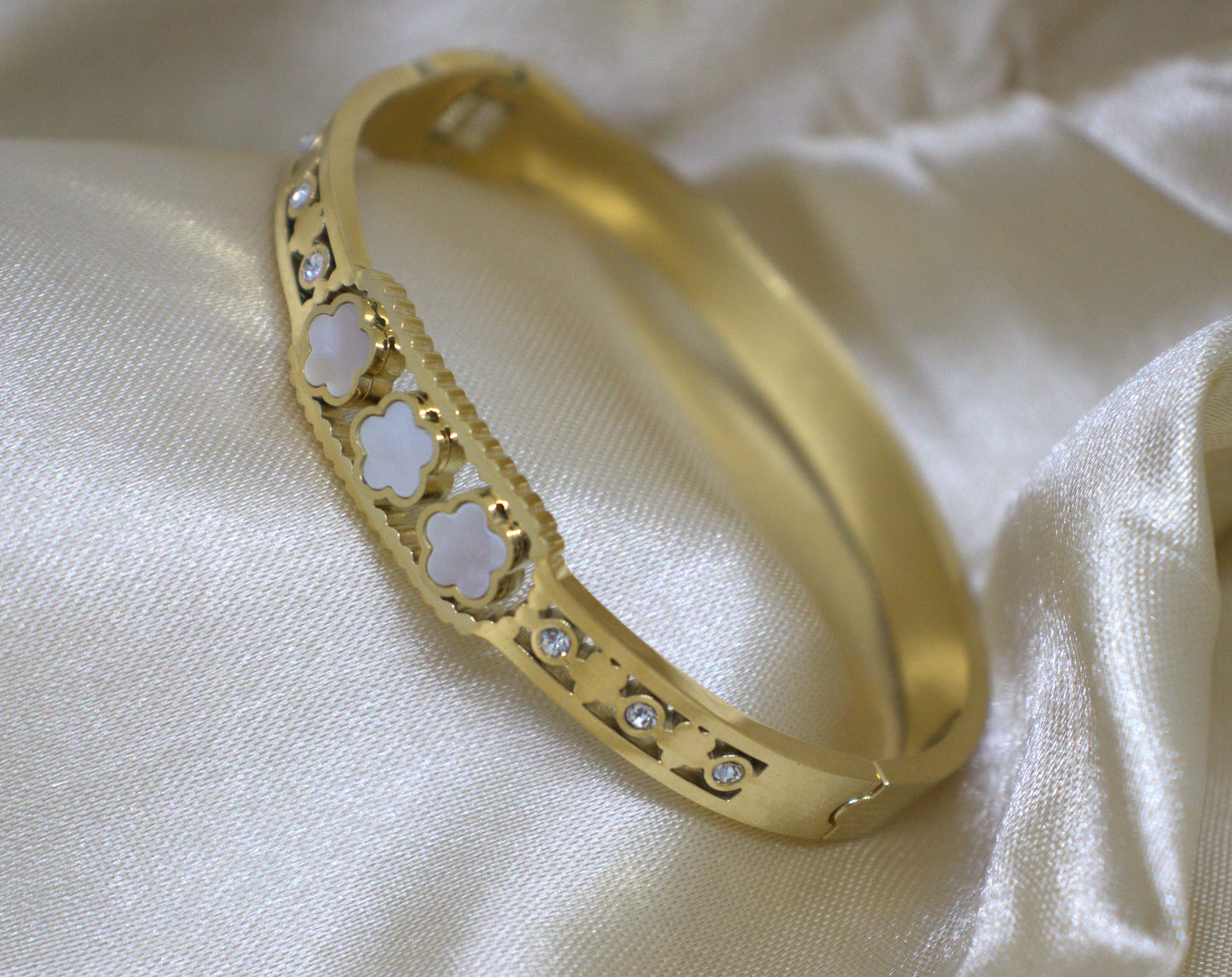 Three Clover Gold Bracelet