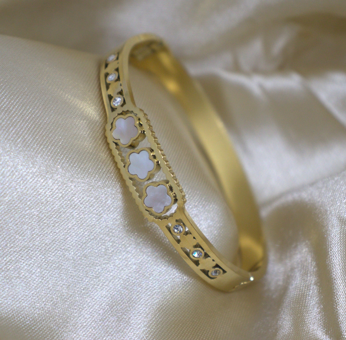 Three Clover Gold Bracelet