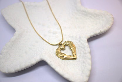 Minimal heart shape pendent
