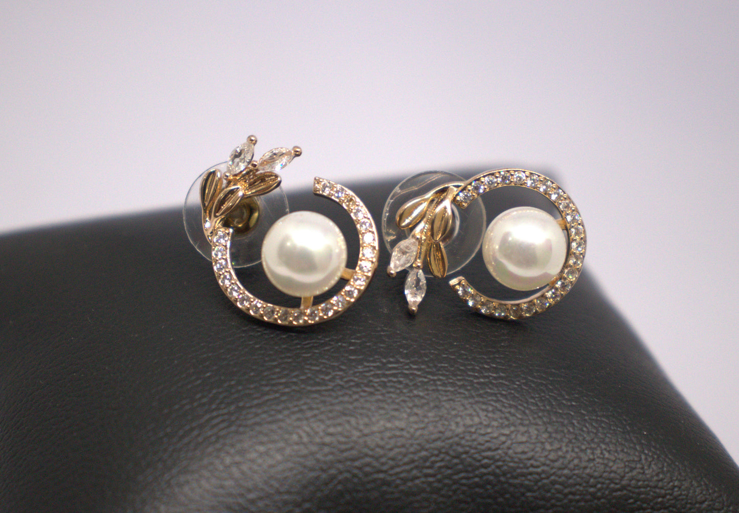 Queen Pearl Earrings