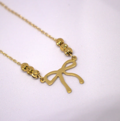 Stylish bow shaped pendent