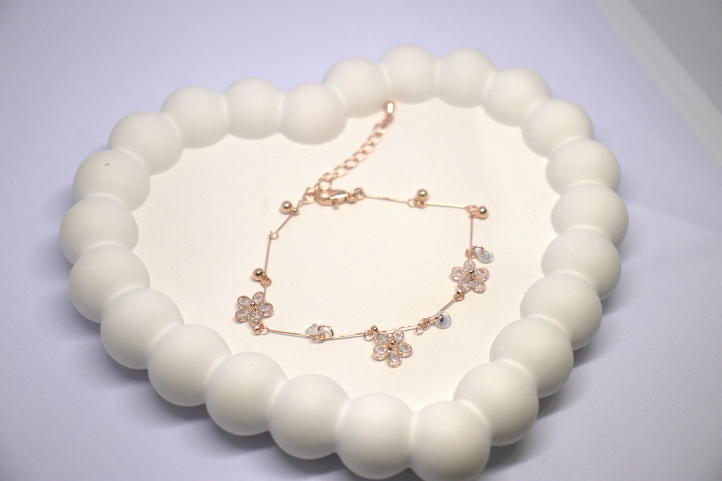 Sleek Flower Diamond bracelet