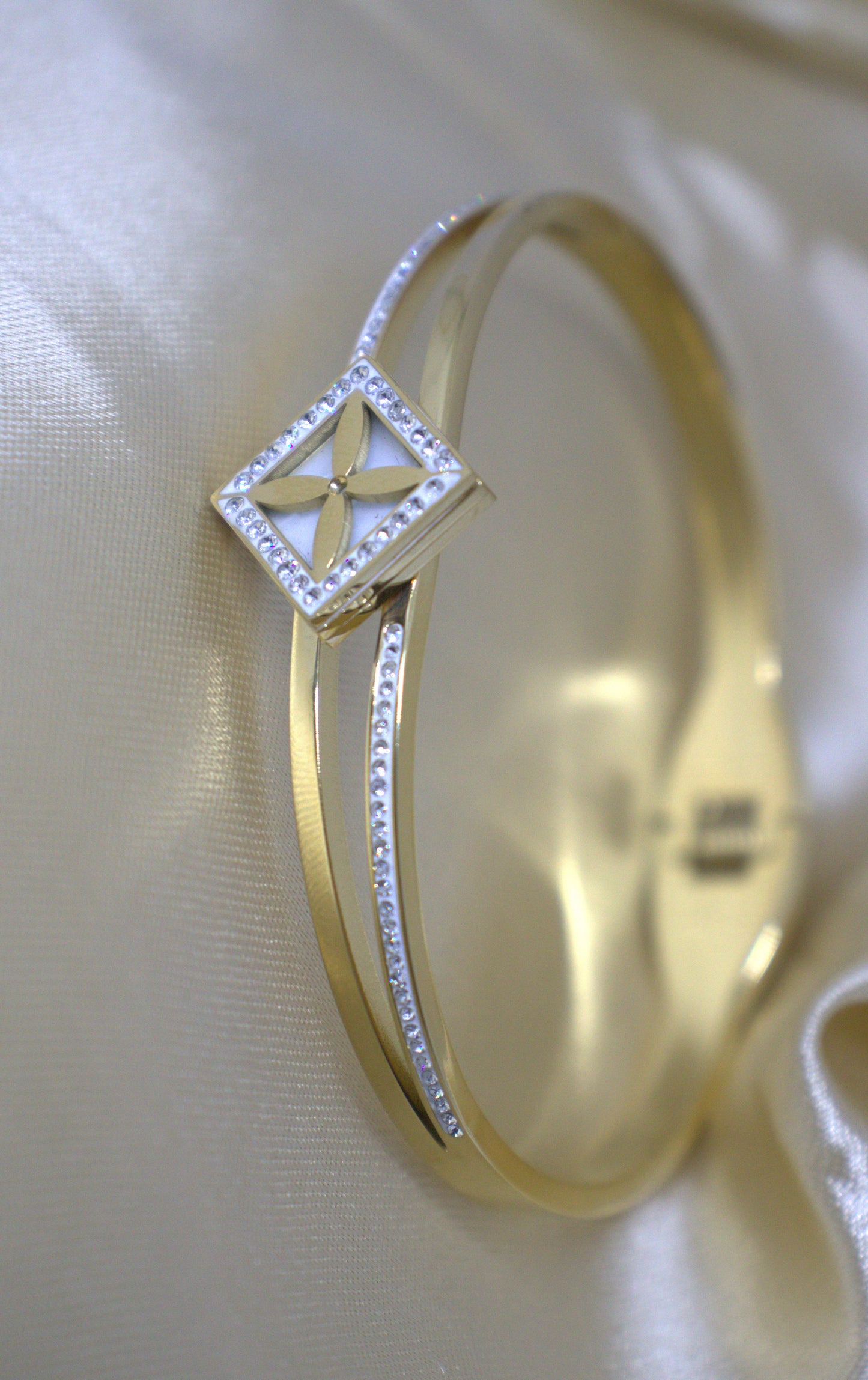 Square Elegant Bracelet Bangle Style