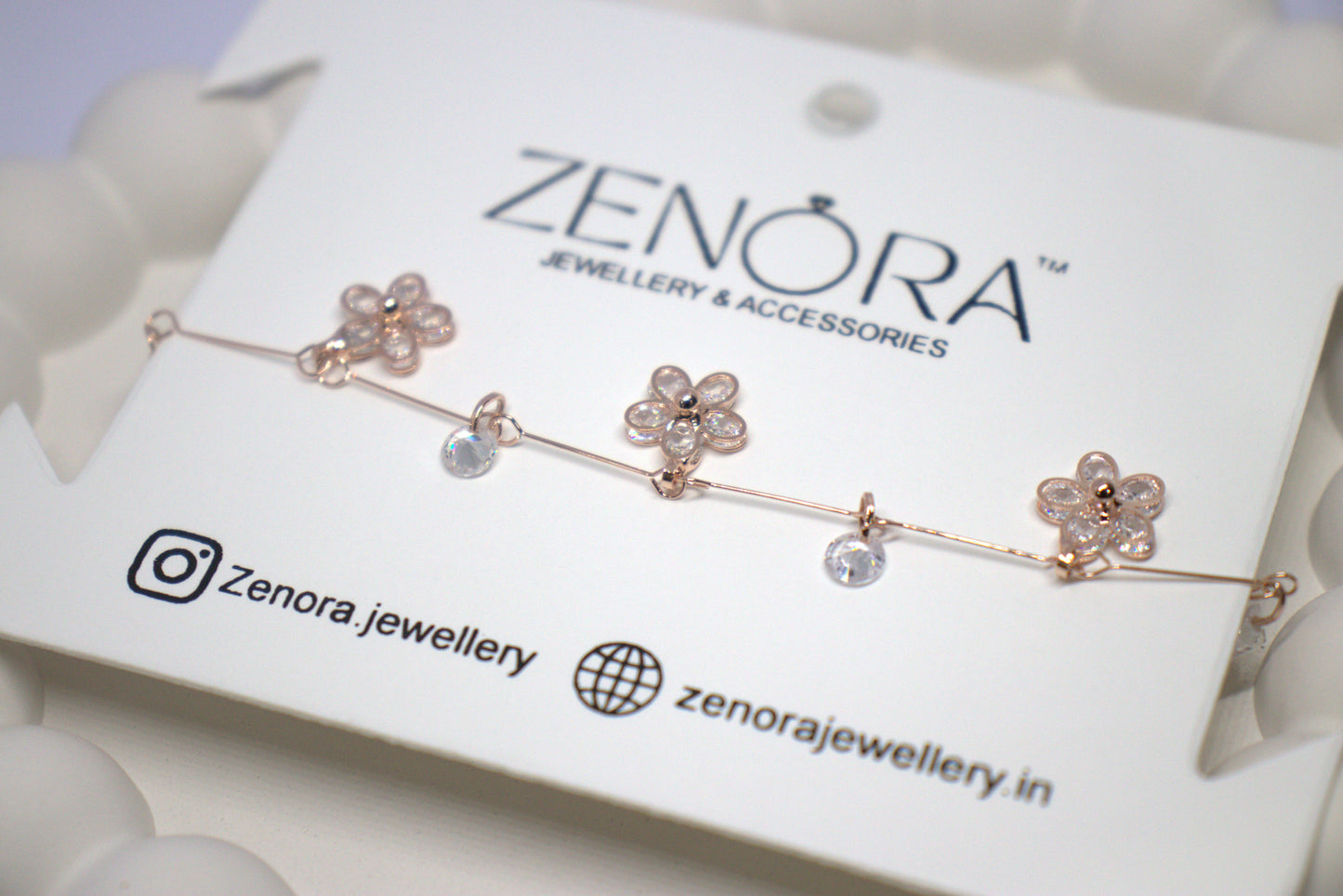 Sleek Flower Diamond bracelet