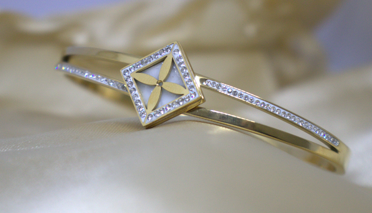 Square Elegant Bracelet Bangle Style