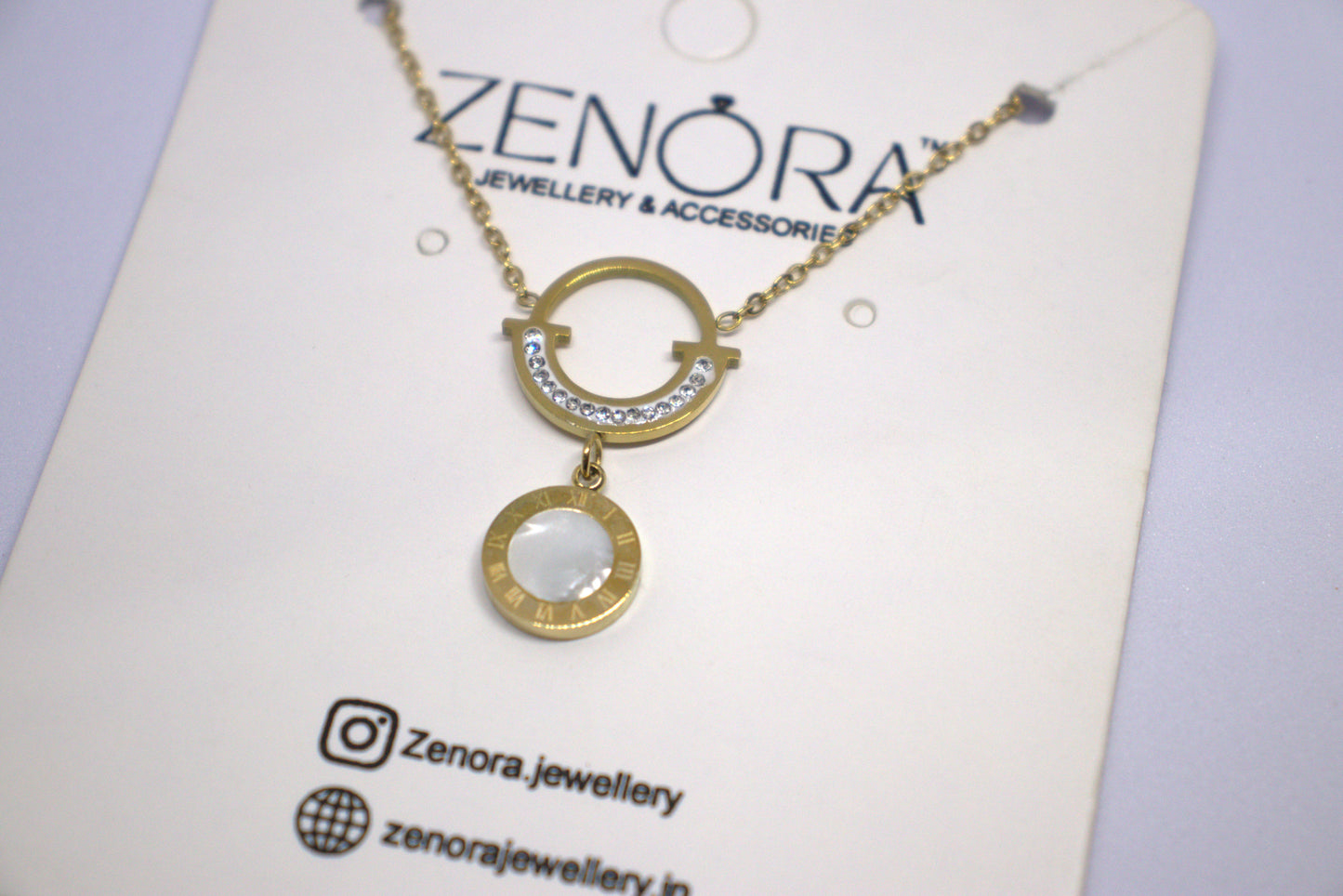 Elegant Golden Round Pendent