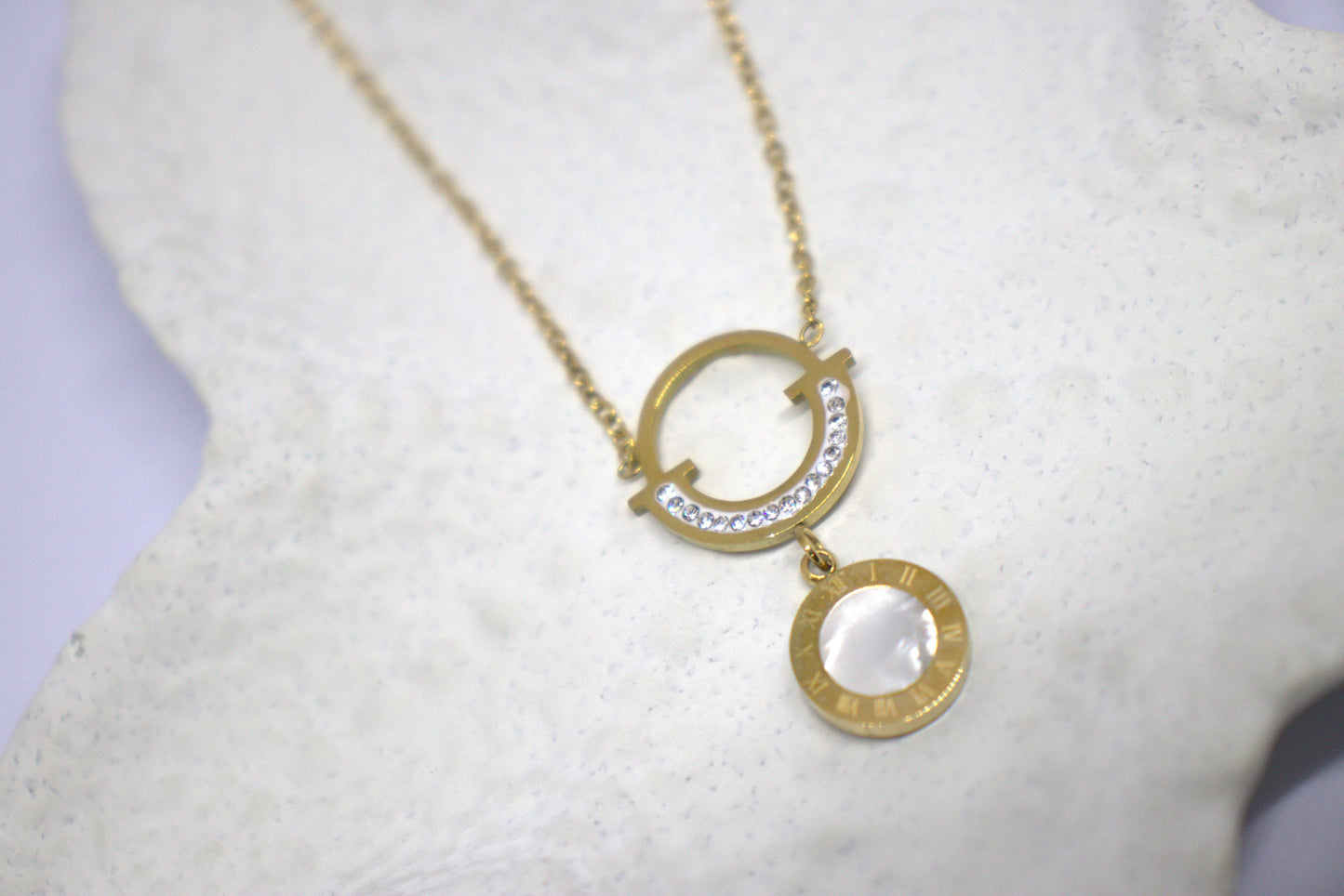 Elegant Golden Round Pendent